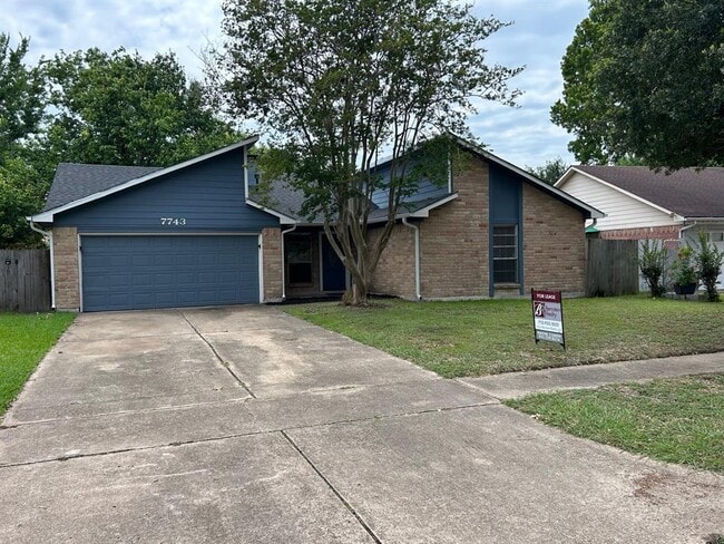 Photo - 7743 Alperton Dr House
