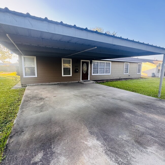 Building Photo - 2237 11th St