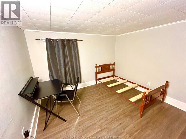 Photo - 387 Josephine Ave