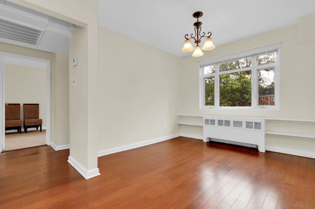 Photo - 10411 Montrose Ave