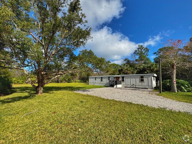 Building Photo - Charming Modern Updated Mobile Home