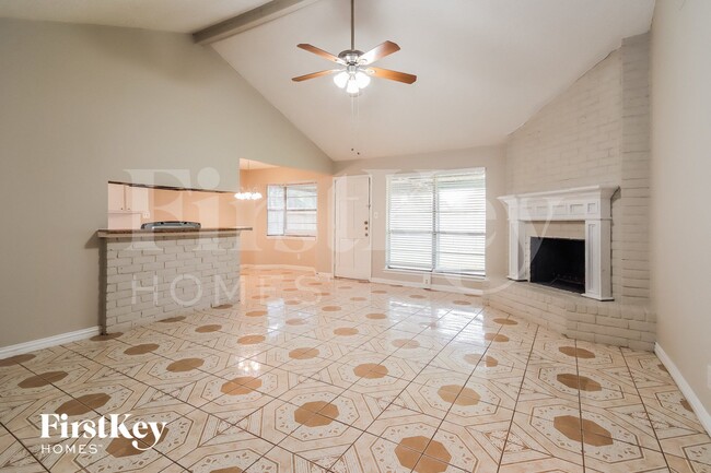 5614 Rivergate Dr