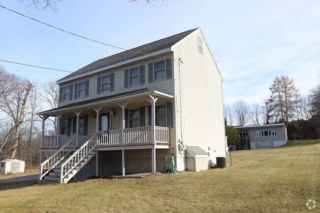 Building Photo - 2 Lexington Rd Rental