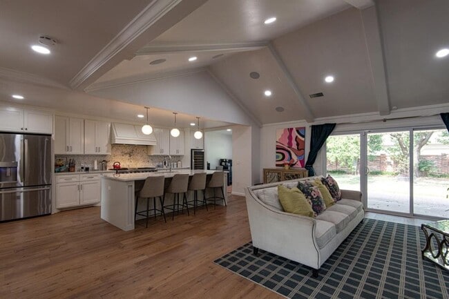 Photo - 3025 Regency Ct