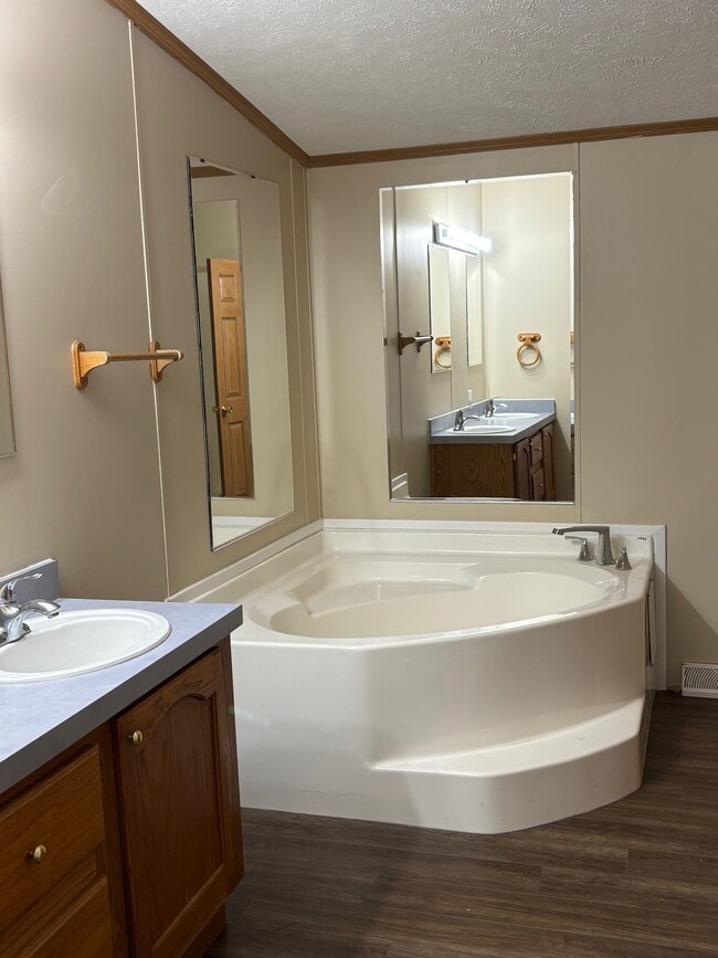 Photo - 817 Wilderness Dr