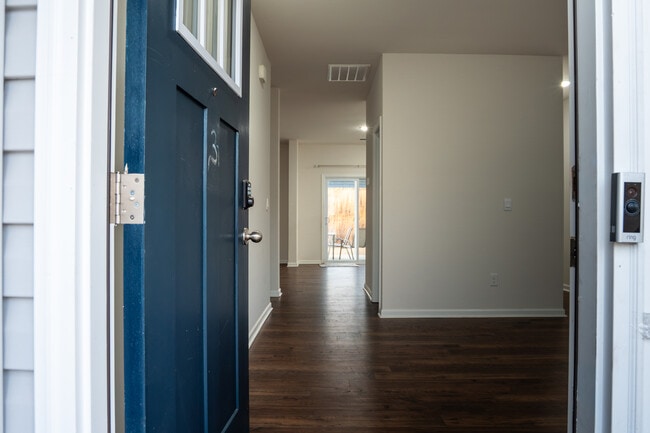 Photo - 211 Darrowby Wy