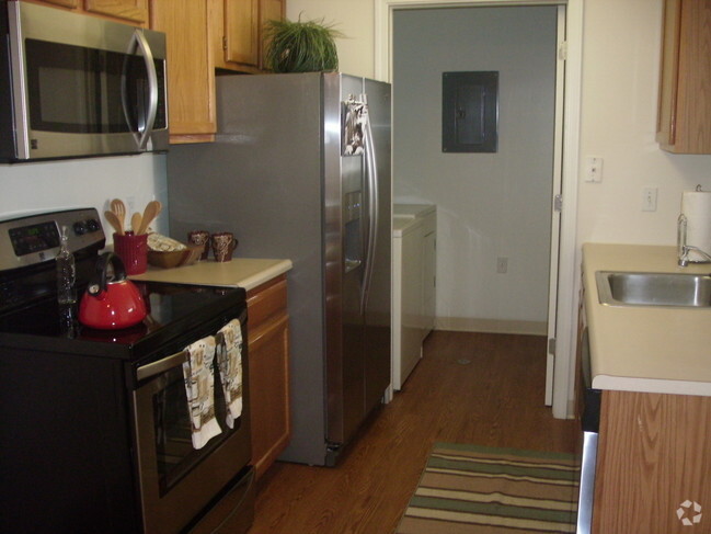 1 Bedroom w/Garage - Harbour Ridge Apartments