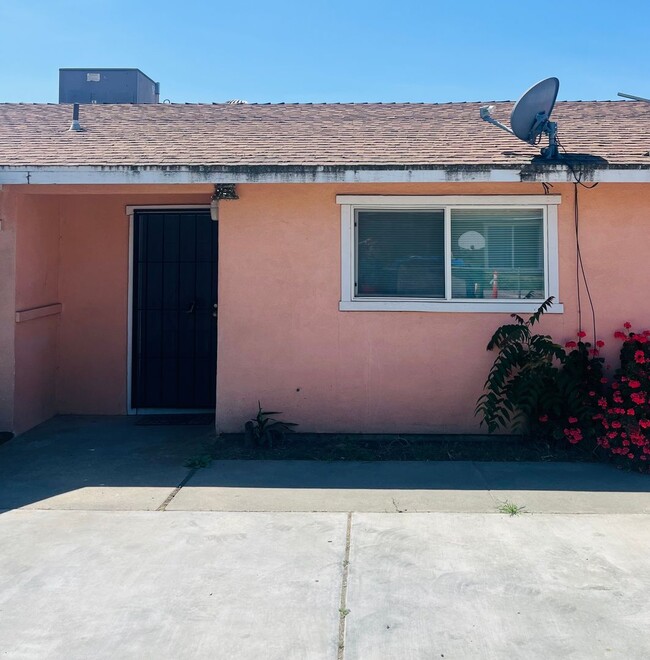 Photo - 1117 Roselawn Ave Unit B