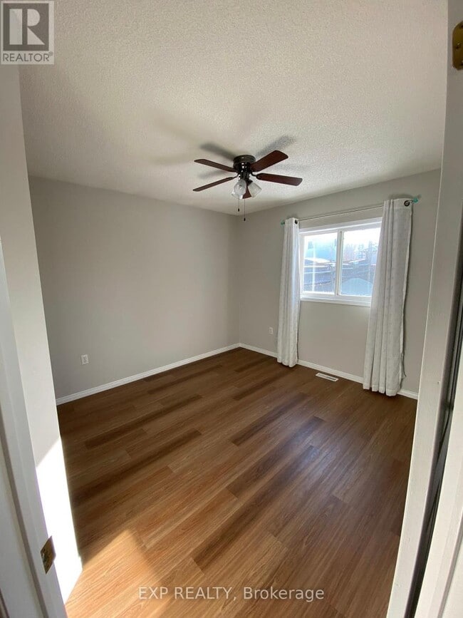 Photo - 55 Athabaska Rd