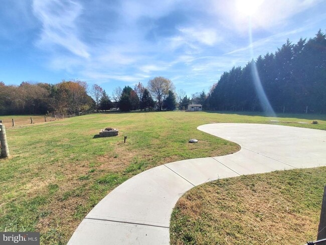 Photo - 614 E Pebworth Rd