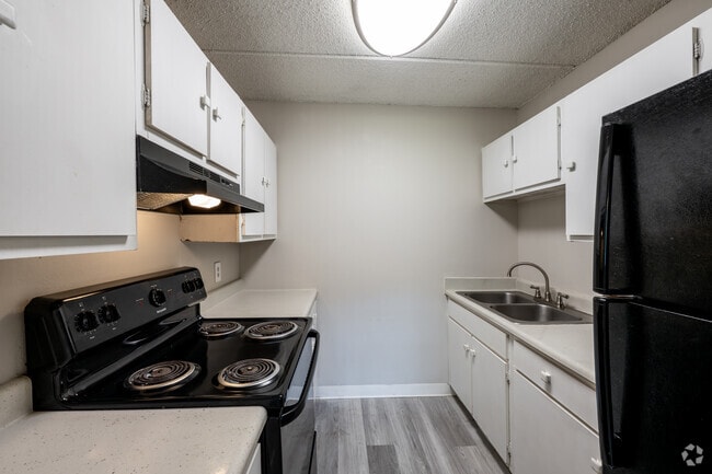 1BR, 1BA - 800SF - A2 - Kitchen