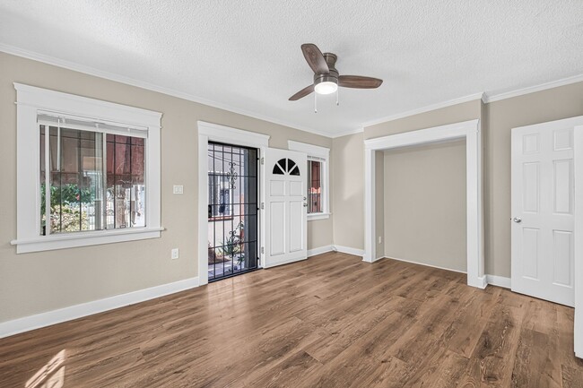 Photo - 2492 Pasadena Ave Unit 2494