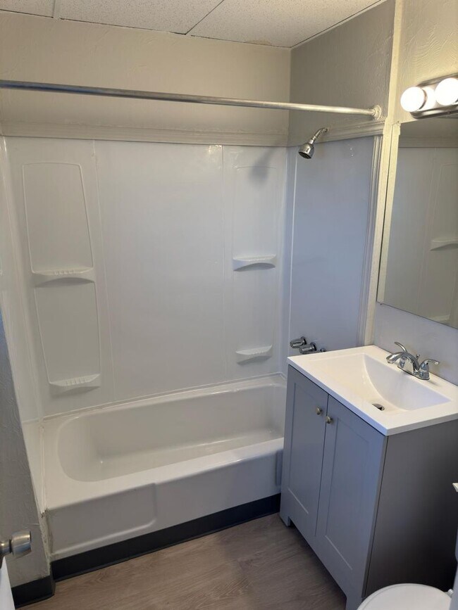 Photo - 847 Flemington St Unit Lower