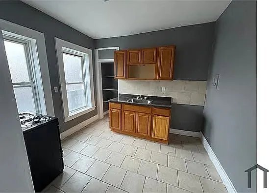 Photo - 220 Roseville Ave Unit 305-405