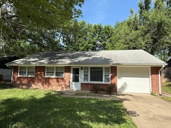 Building Photo - 1537 Hartford Rd Unit 1