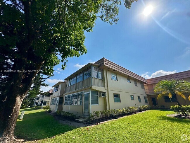 Building Photo - 445 Saxony Way Unit 445 Rental