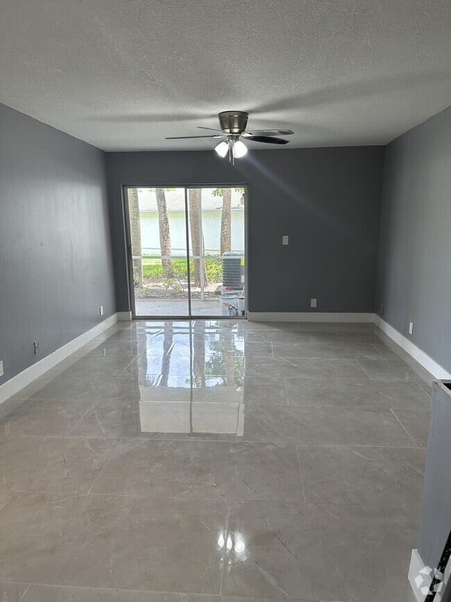 Building Photo - 5720 Rock Island Rd Unit 381 Rental