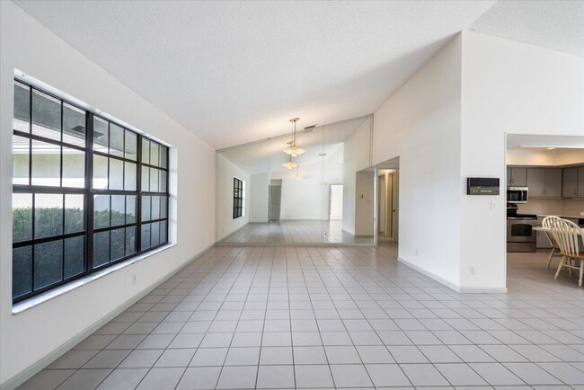 Photo - 2216 Amesbury Ct