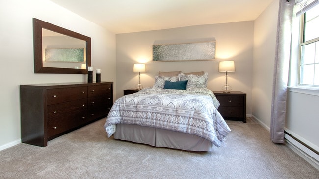 Photo - Waters Edge Apartments