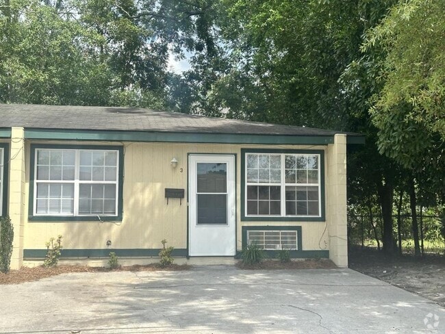 Building Photo - 102 S Mulberry St Rental