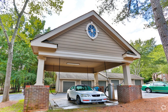 lavado de autos - Radbourne Lake Apartments