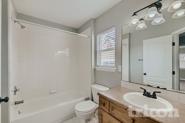 Photo - 300 Fieldstone Dr