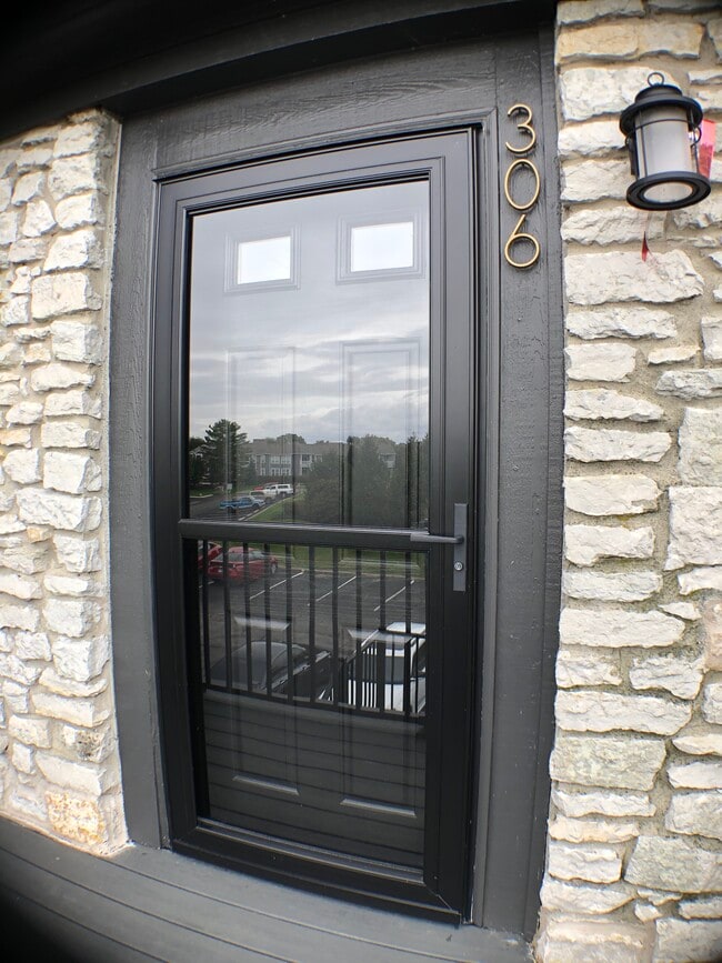 Photo - 102 Clarendon Dr Unidad #306