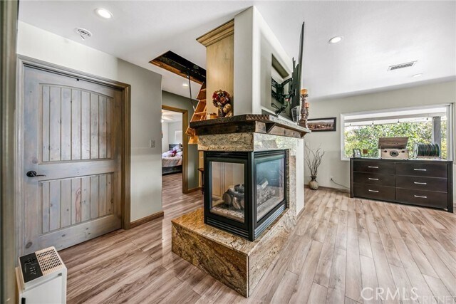 Photo - 40065 17th St W