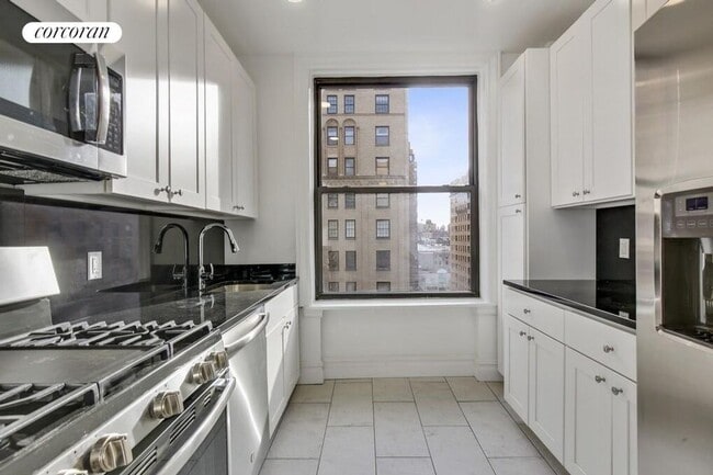 Photo - 525 W End Ave