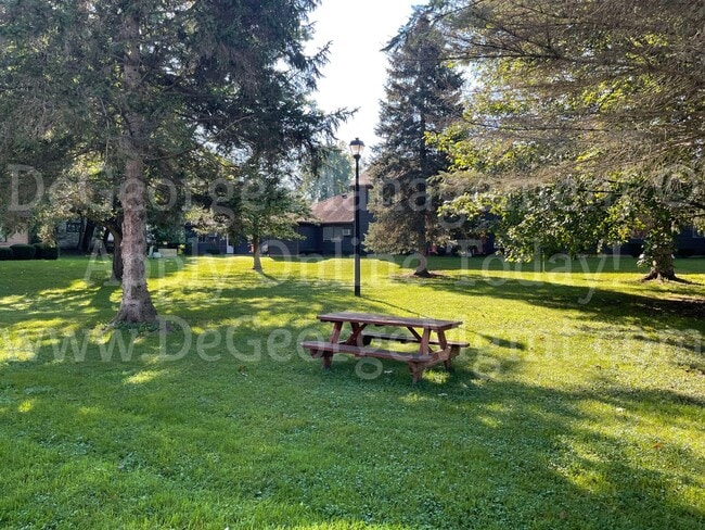 Photo - Parkway Apartments