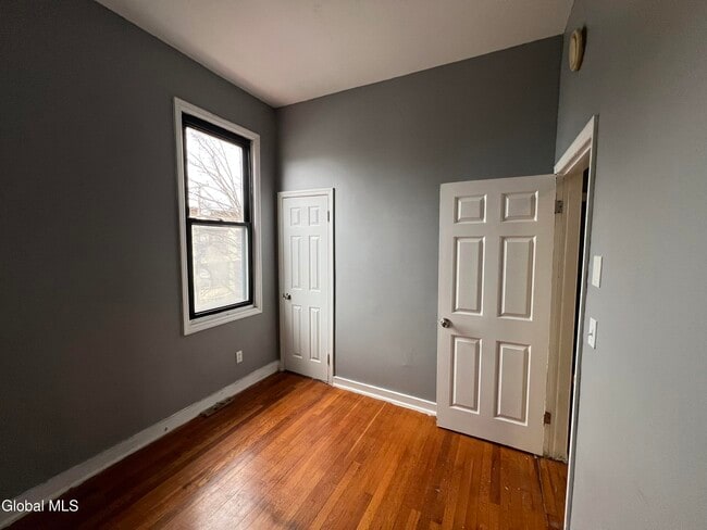 Photo - 613 Clinton Ave Apartamento Unidad 2R