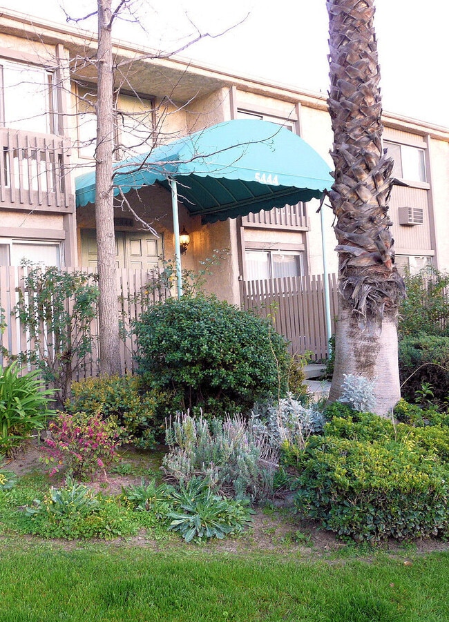 Photo - 5444 Bellingham Ave Unidad Great1st Floor with Patio