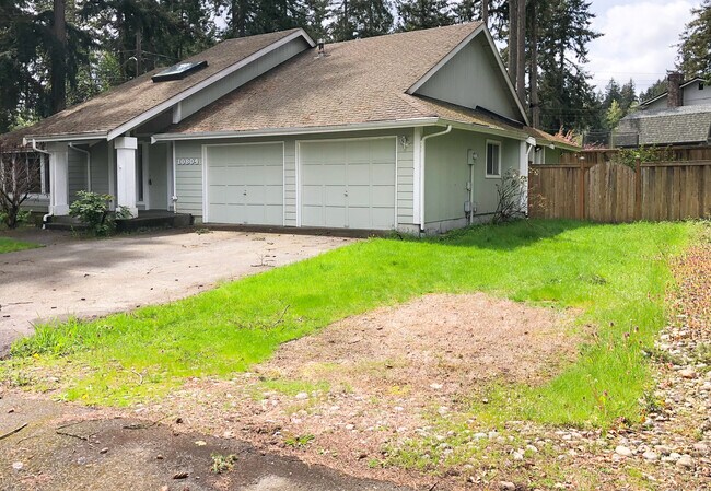 Photo - 10304 Interlaaken Dr SW House