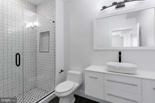 Photo - 1868 Frankford Ave