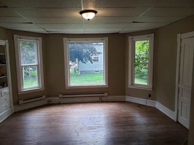 320 Augusta Ave SE