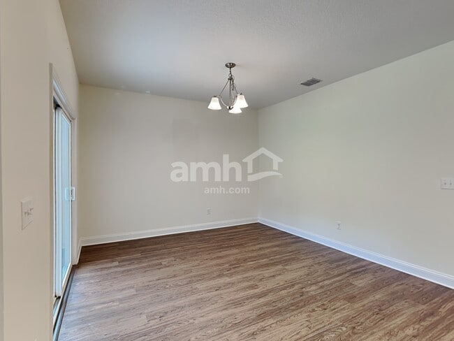 Photo - 887 Sunny Stroll Dr