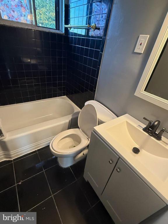 Photo - 2533 Iverson St