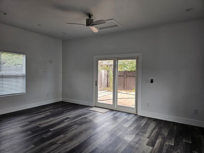 Photo - Sunny and Bright Newly Constructed 3-bedro...