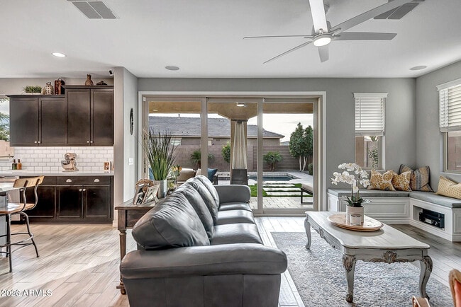 Photo - 517 E Balao Dr