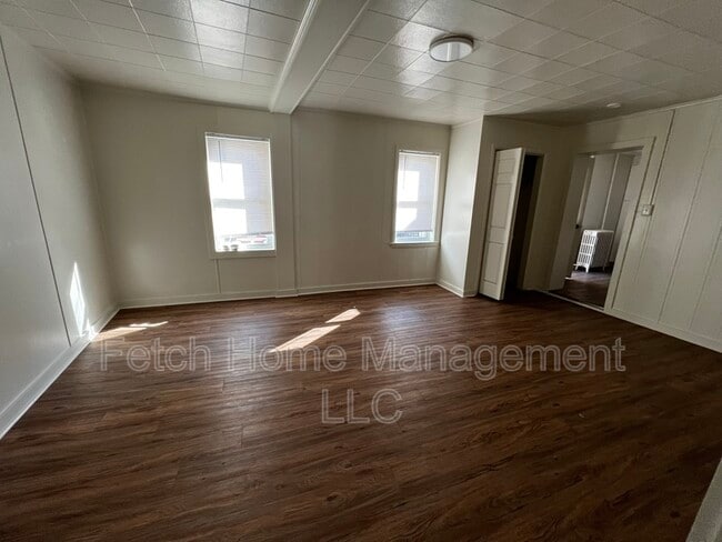 Photo - 233 S 4th St