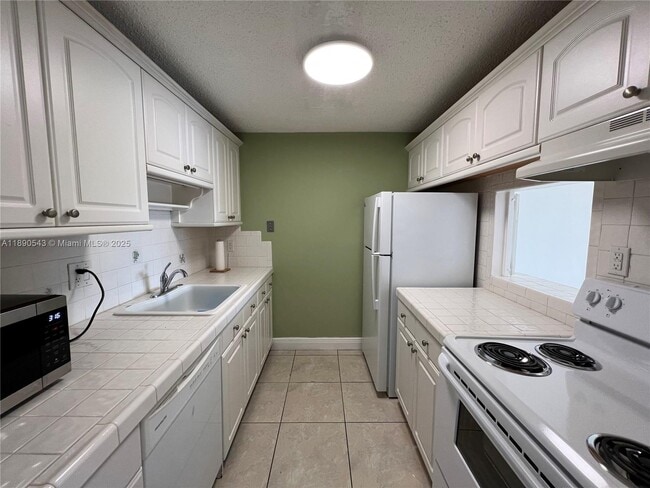 Photo - 14415 N Kendall Dr Unit 407G