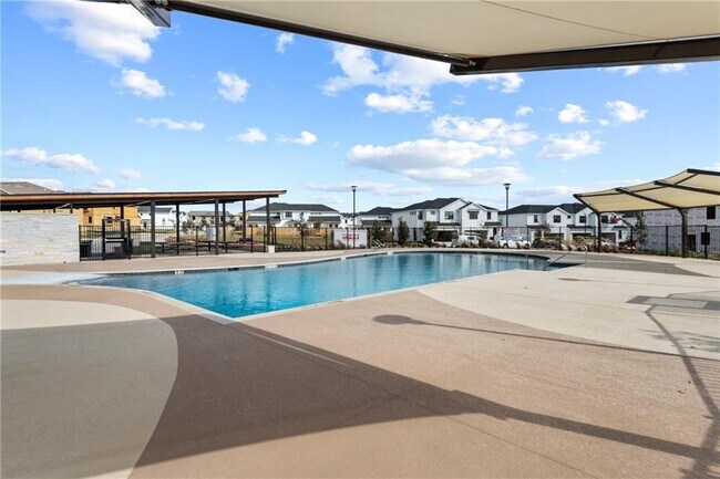 Photo - 135 Amber Fields Trail Unit C