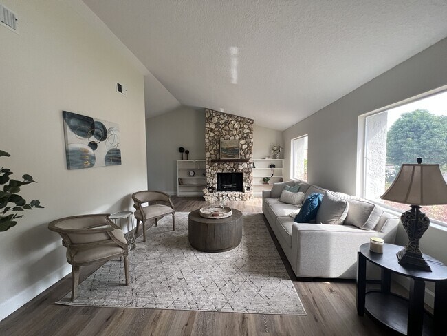 Photo - 1710 Aster Dr