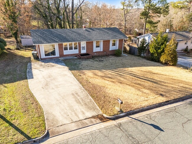 Photo - 2910 Kanewood Dr