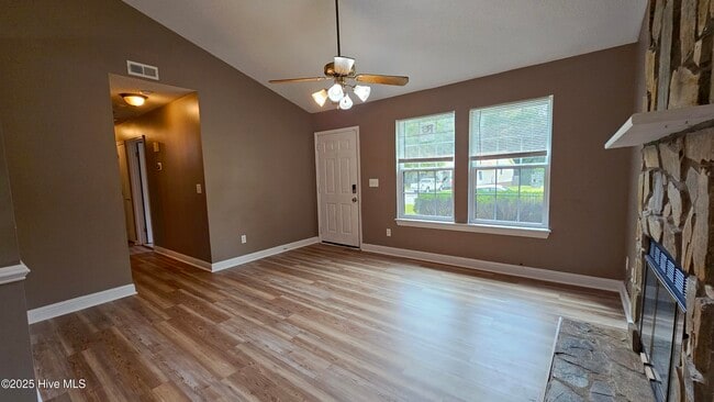 Photo - 107 Spring Dr