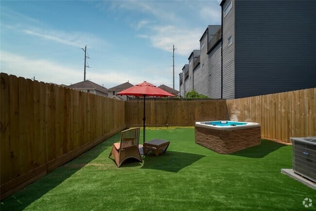 Building Photo - 1307 Ruthven St Rental