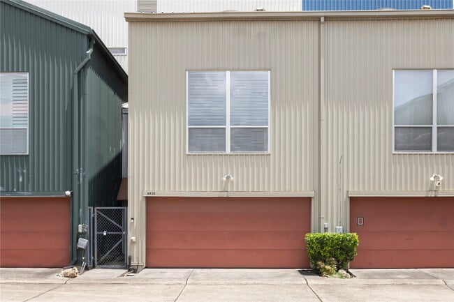 Building Photo - 6935 Yellowstone Way Dr Rental