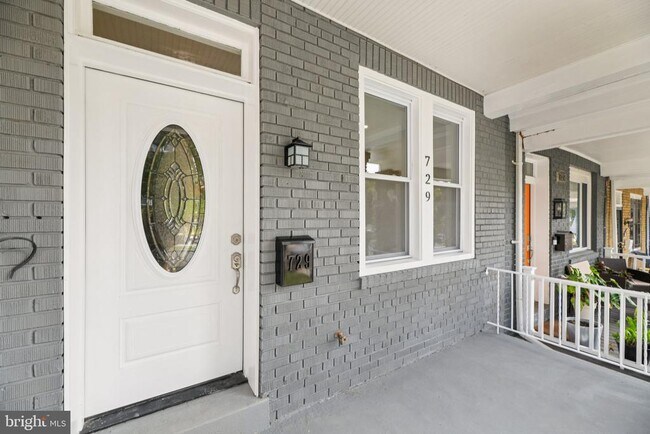 Photo - 729 Madison St NW
