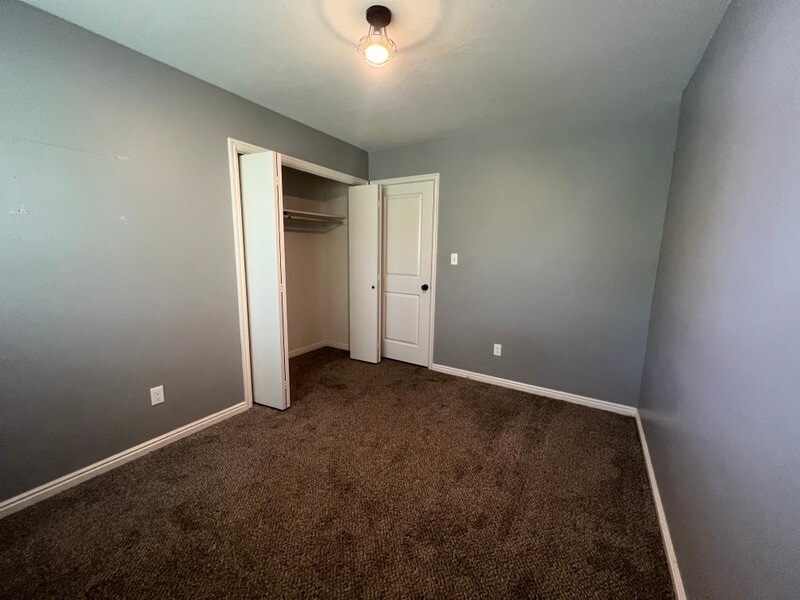 Photo - 1637 W Springwater Dr