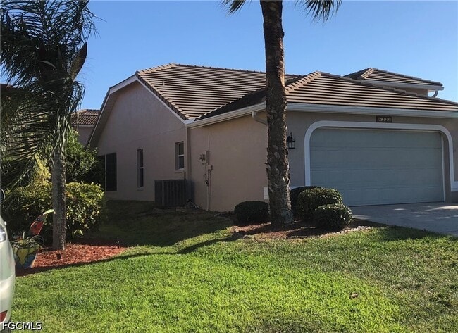 8223 Breton Cir